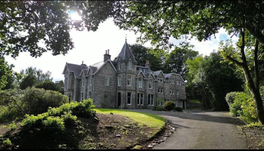 ホテル Wellwood Manor ピトロクリー エクステリア 写真