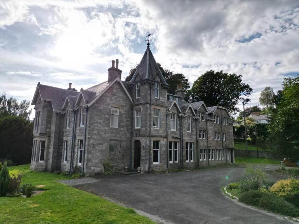 ホテル Wellwood Manor ピトロクリー エクステリア 写真