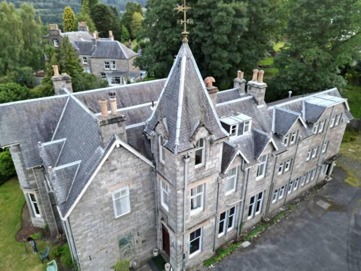 ホテル Wellwood Manor ピトロクリー エクステリア 写真